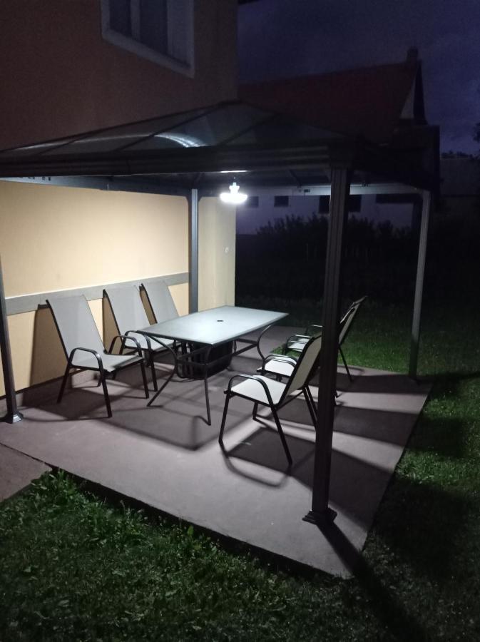 Guest House Toic โคเรนนิซา ภายนอก รูปภาพ