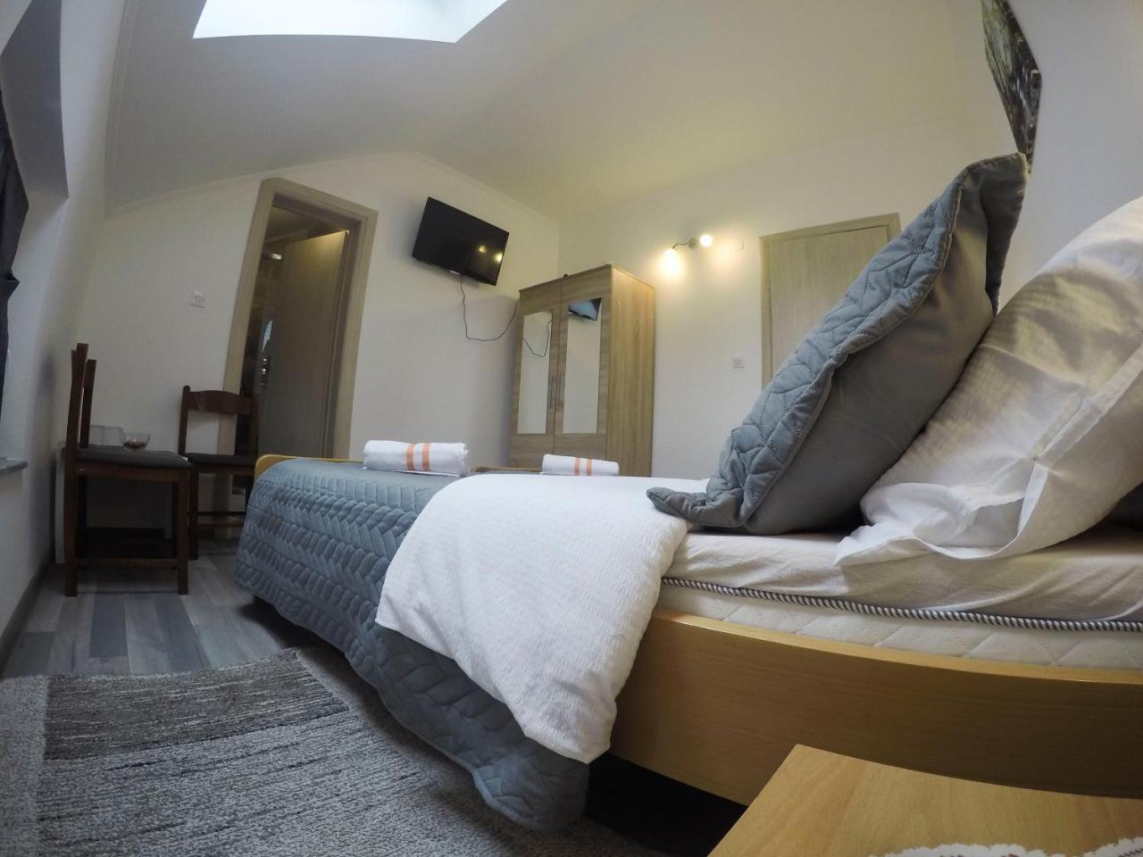 Guest House Toic โคเรนนิซา ภายนอก รูปภาพ
